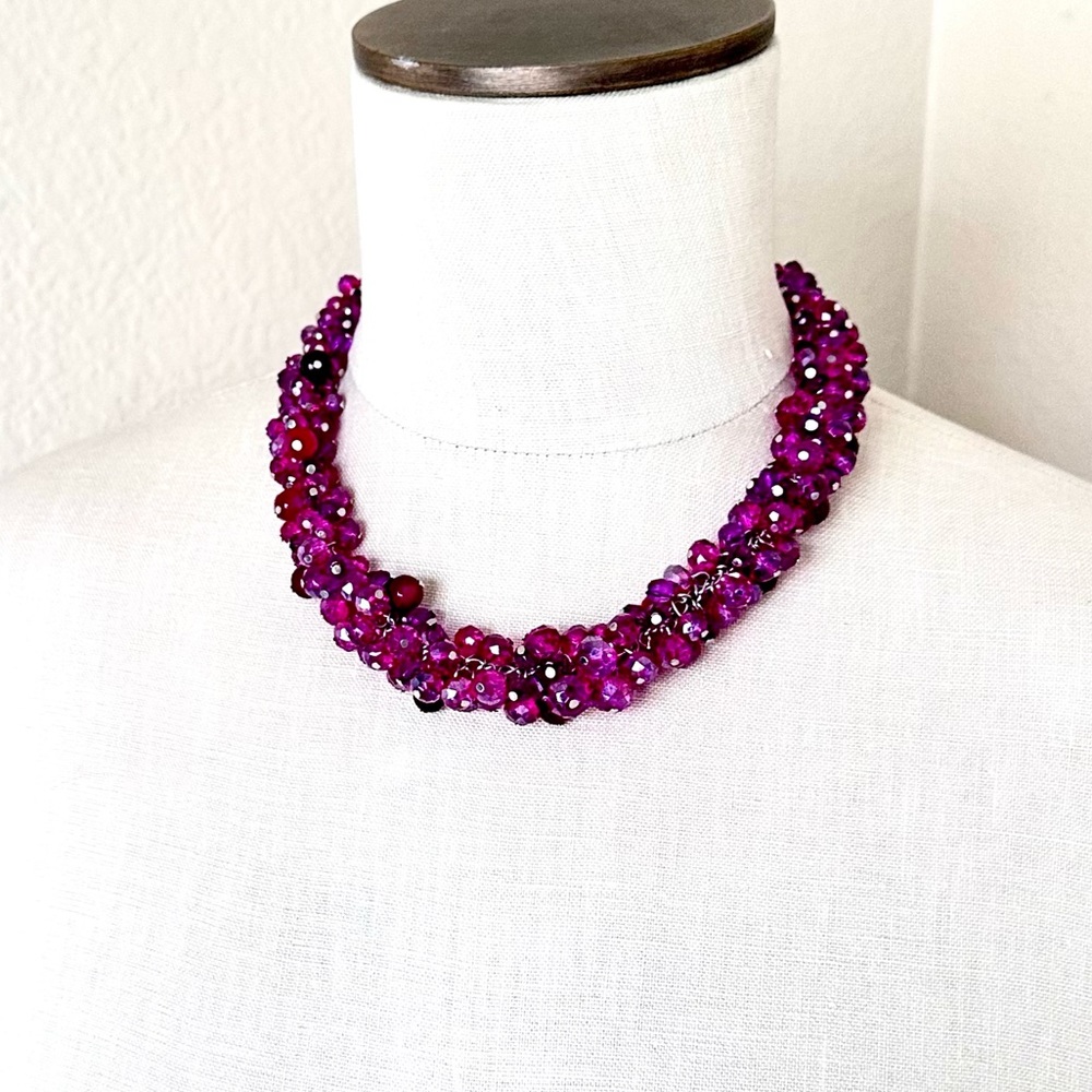 WHITE HOUSE BLACK MARKET Magenta Pink Cluster Beaded Necklace - Picture 2 of 6